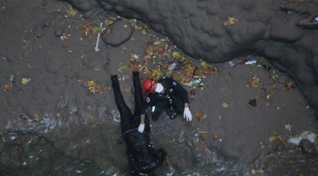 Kayıp gencin cesedi 50 metre derinlikteki obrukta bulundu